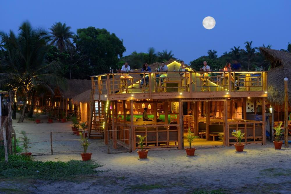 Seascape Eco Beach Resort And Restaurant Morjim Exterior foto